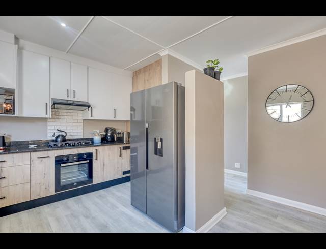 3 BEDROOM TOWNHOUSE FOR SALE IN BEACON BAY